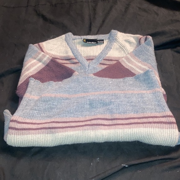 Women’s Justin Blake V-Neck Sweater - Picture 3 of 7
